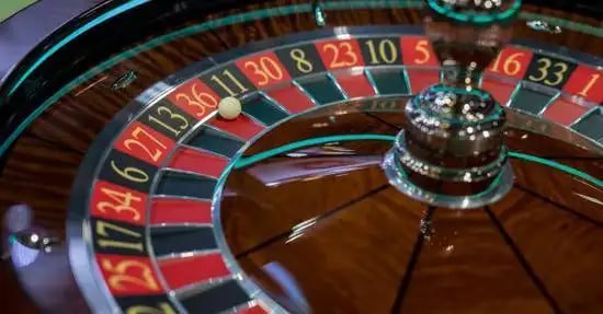 Antarmuka permainan Starlight Princess di sempati game dengan gulungan simbol bintang dan bulan yang bersinar